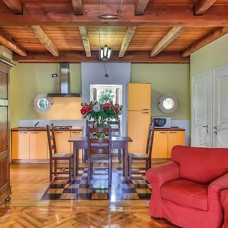 La Di Elena