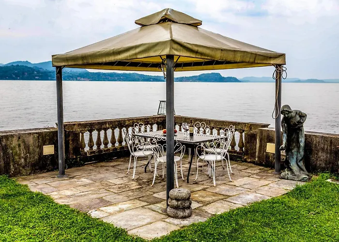 La Di Elena アパート *